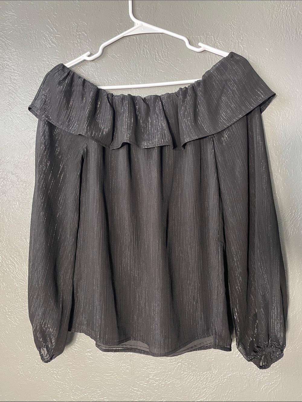 White House Black Market Metallic Off Shoulder Ruffle Blouse Gray XS